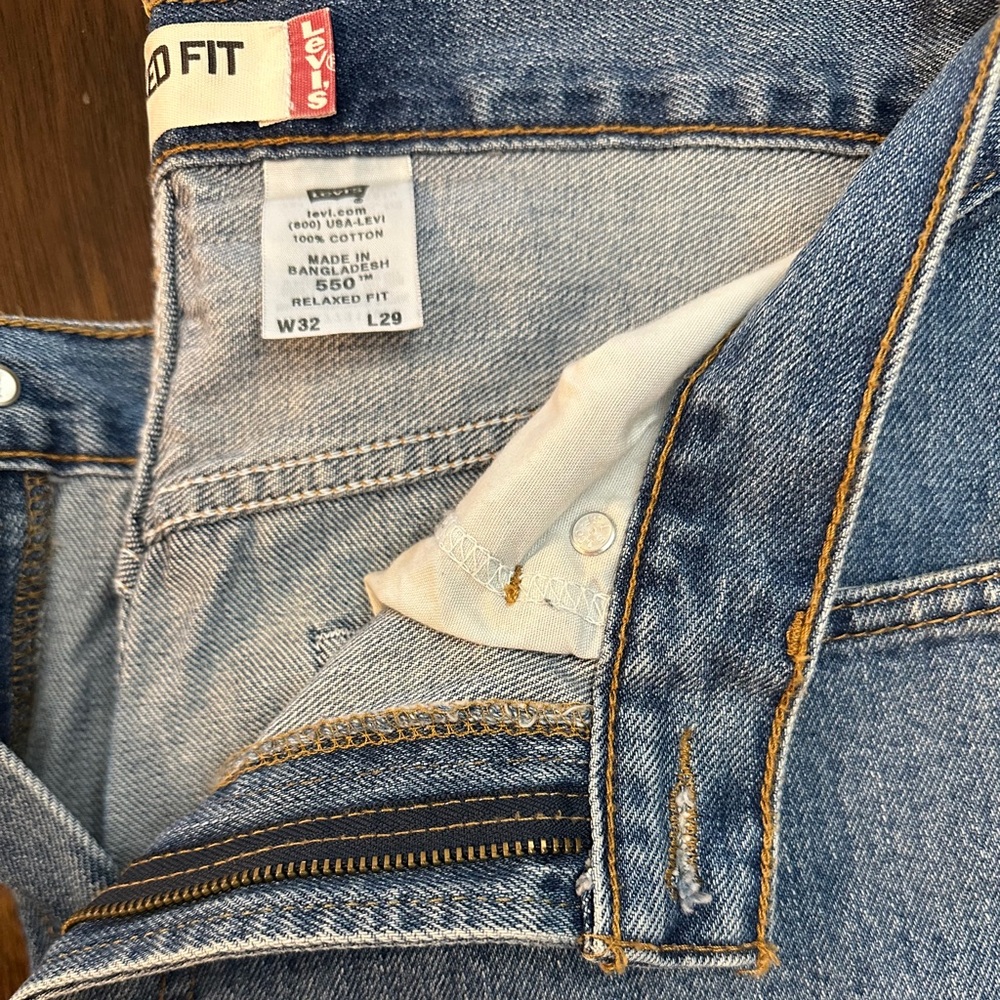Levi’s 550 Relaxed Fit Jeans. W32 L29 100% Cotton “LIKE NEW”